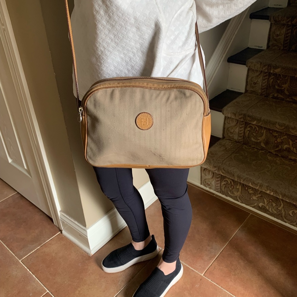 ✨Vintage FENDI Crossbody✨